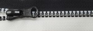 #5 Duo Color (2 Tones) Plastic Zipper